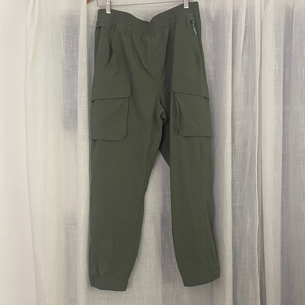 Columbia Women's Green Cargo Pants